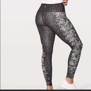 Lululemon wonder under Hi Rise Tight